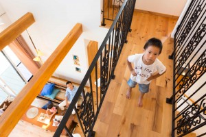 家族の存在がいつでも感じられる渡り廊下